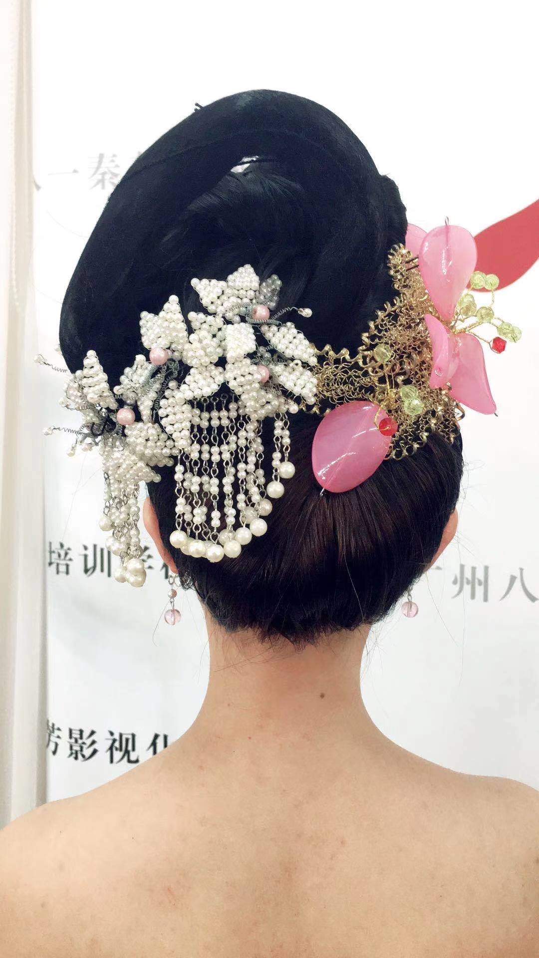 在影视剧中有很多群演