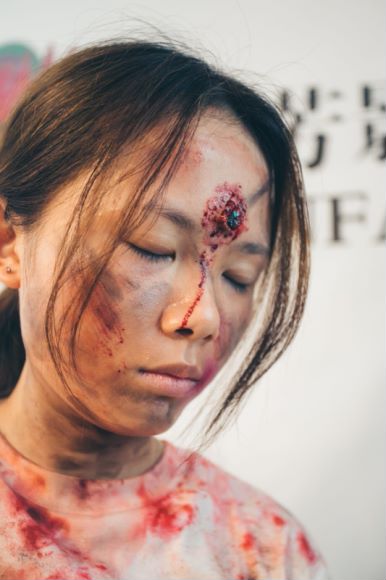 受伤的效果特效化妆