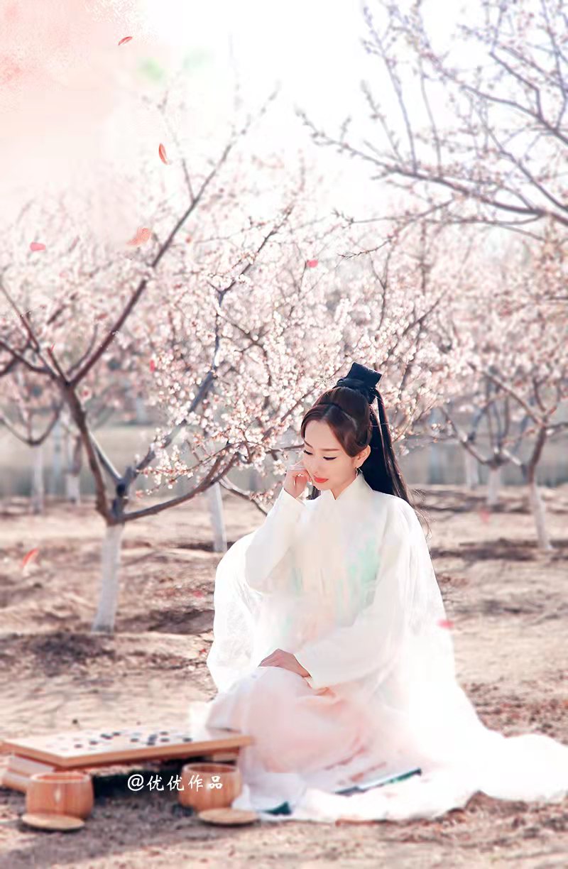 唐代襦裙美女造型 