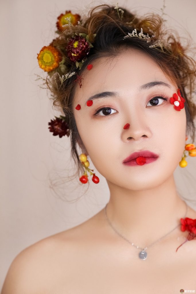 《常见新娘清纯造型》