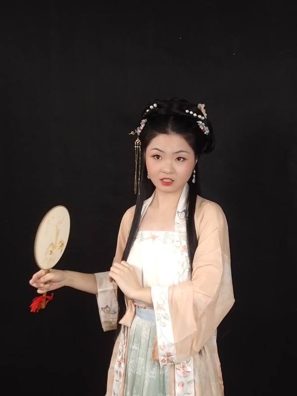 《唐襦裙半臂穿戴》5