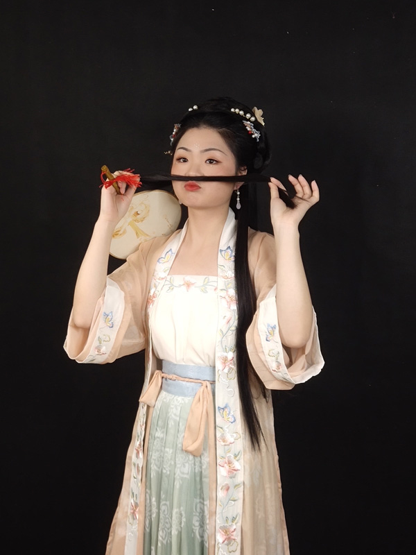 《唐襦裙半臂穿戴》7