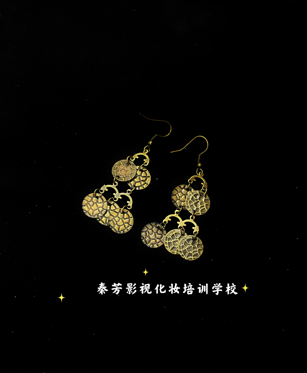 《各种饰品》由学员设计