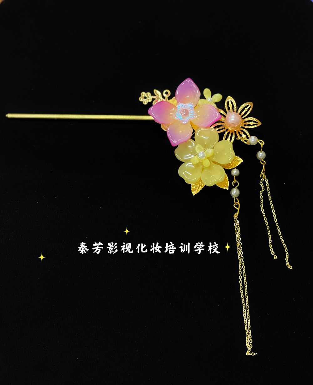 《各种饰品》由学员设计