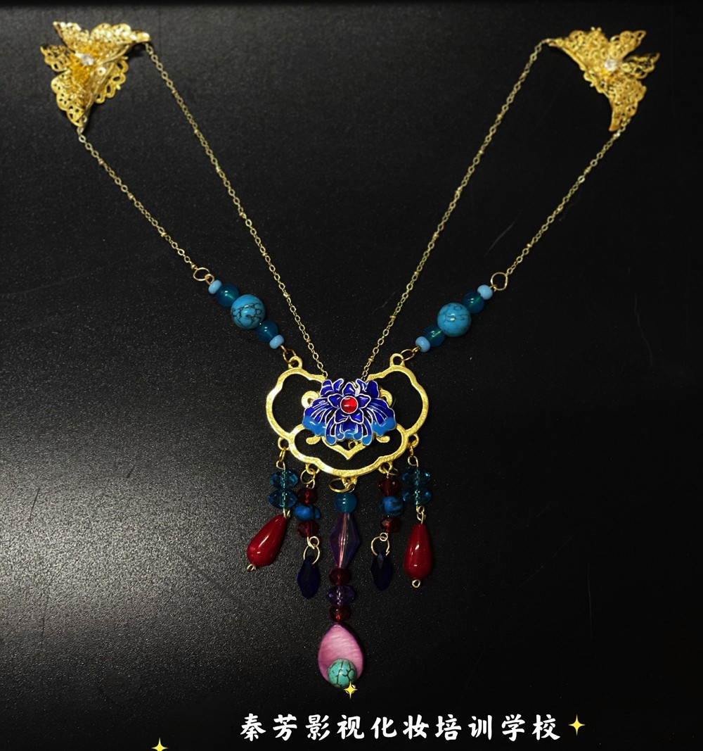 《各种饰品》由学员设计