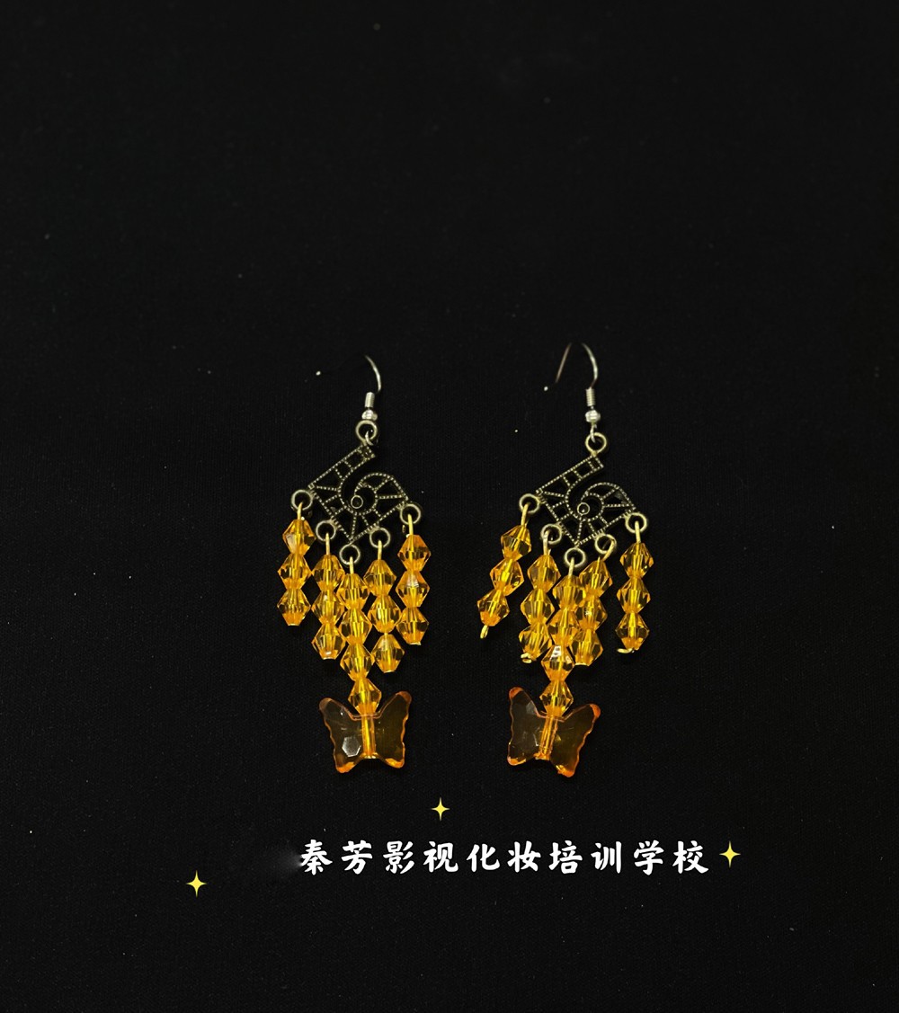 《各种饰品》由学员设计