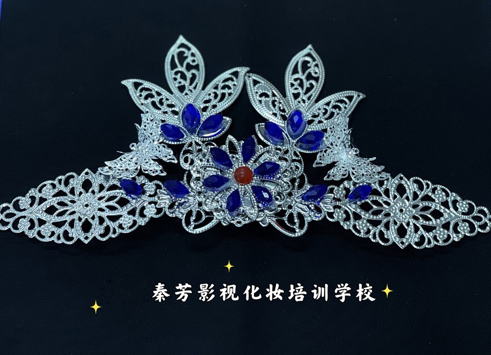 《各种饰品》由学员设计