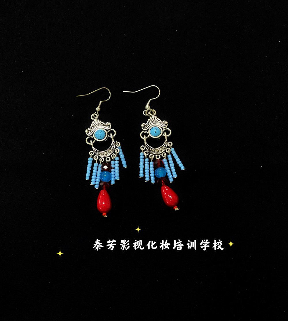 《各种饰品》由学员设计