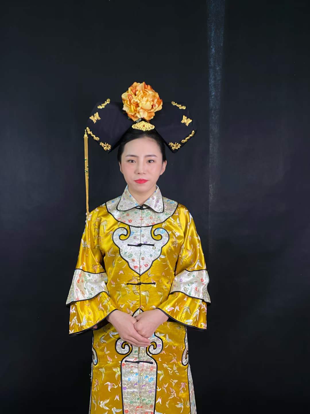 《大拉翅》 model：王瑶