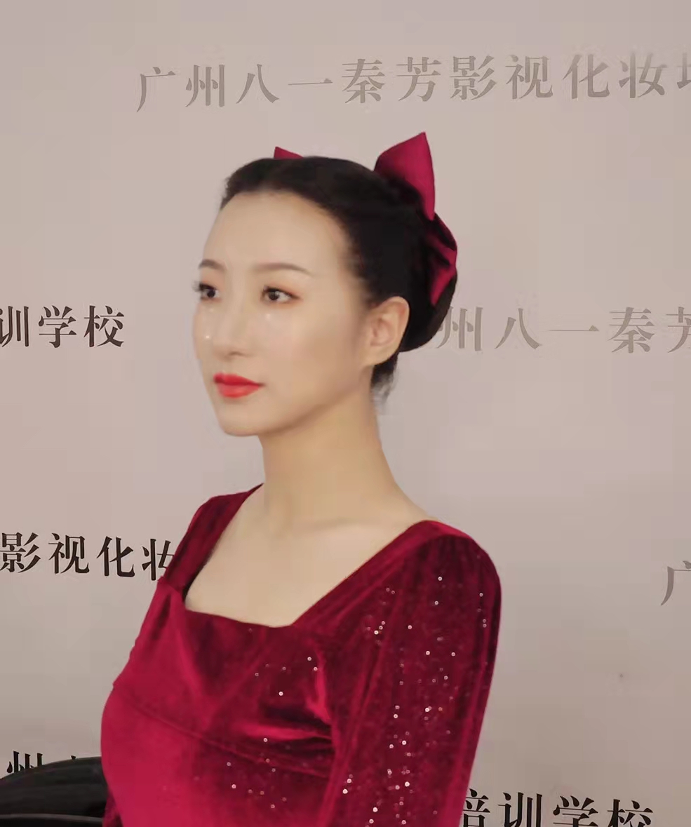 《红色迷人晚妆》广州秦芳影视设计