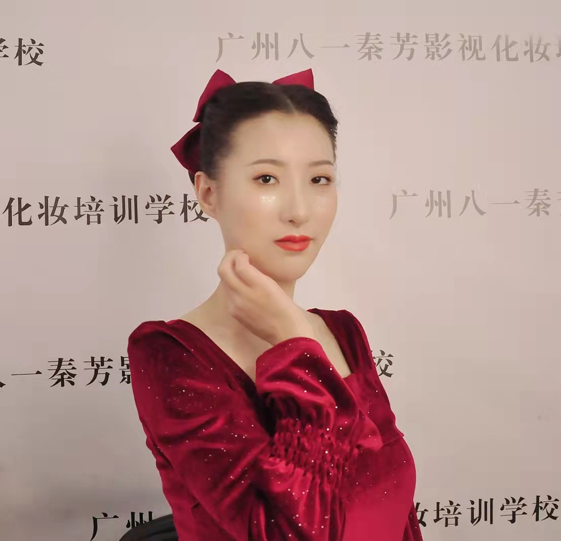 《红色迷人晚妆》广州秦芳影视设计