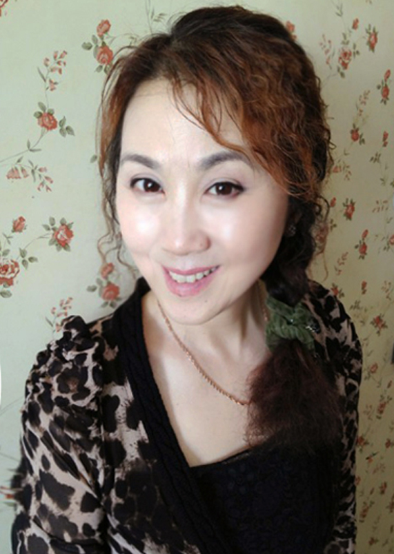 隋颖 总政话剧团化妆师