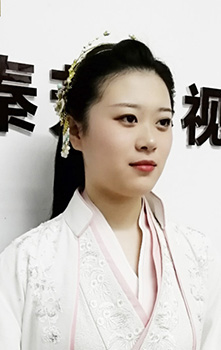 汉服美女造型 北京秦芳提供