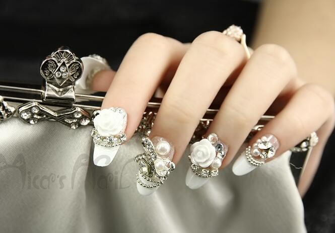 学美甲去哪里 怎么学 店里和美甲学校哪个好