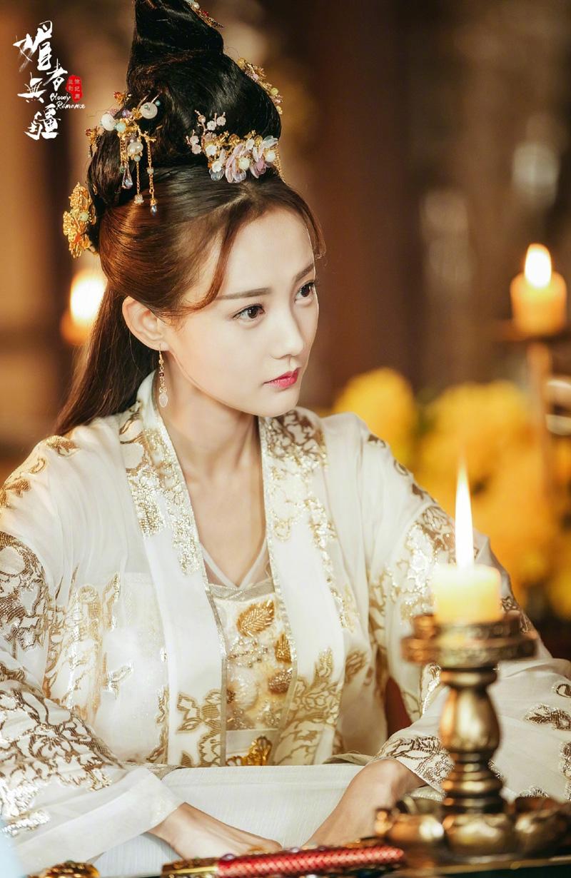 女生学影视化妆有哪些优势和劣势