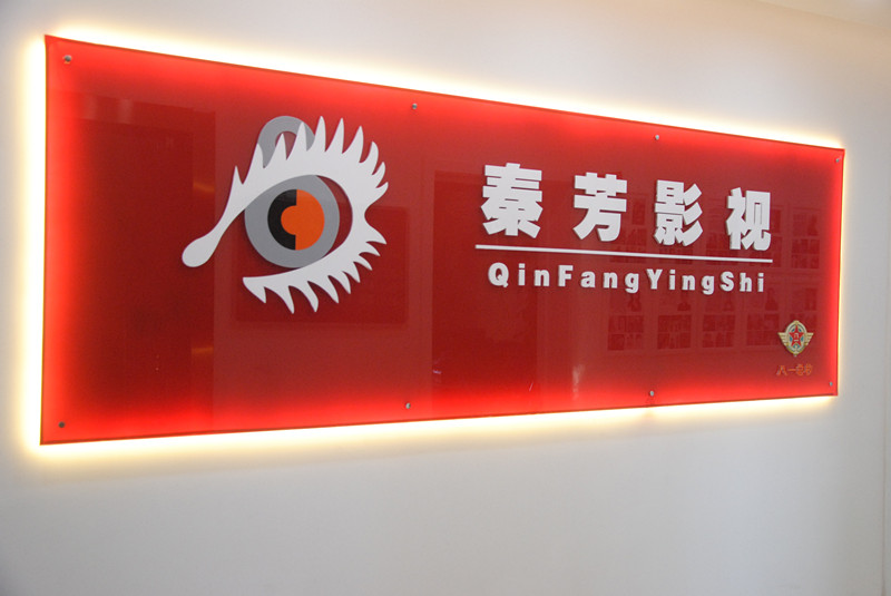 从影视化妆学校进剧组，分配的职位就只能是小助理吗