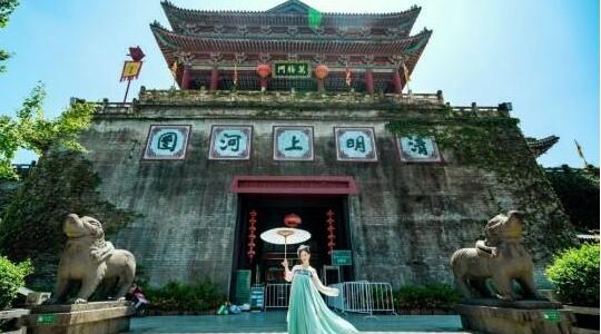 哪个影视化妆学校毕业后可以去横店实习