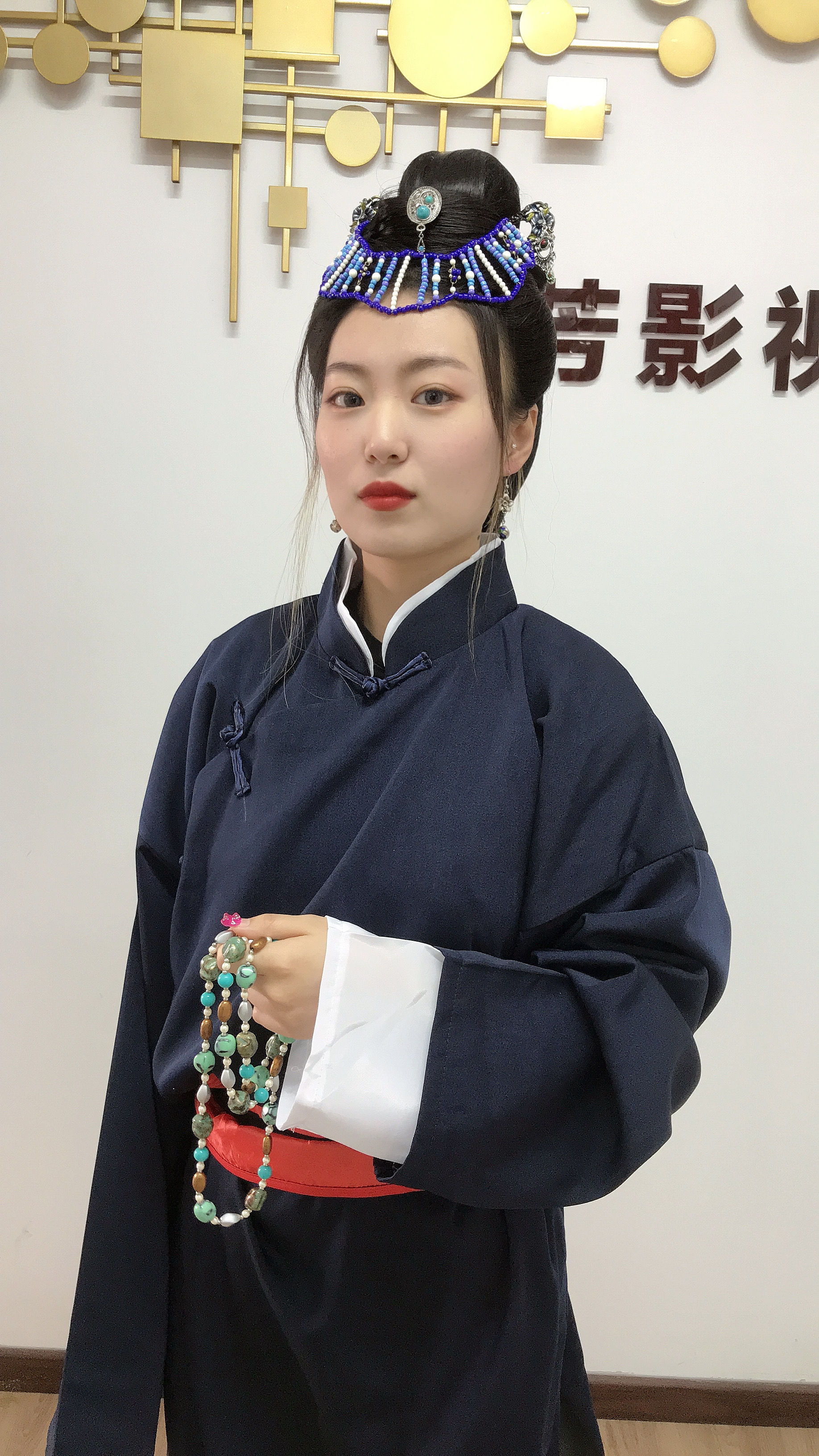 国民影视剧流行加厚长褂 民国加厚长衫 内蒙东三省穿着