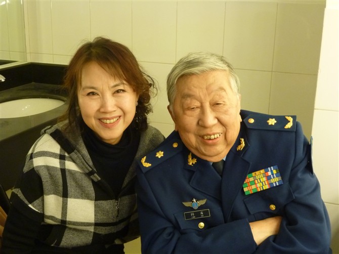 影视化妆师如何 开一个影视化妆工作室或者公司