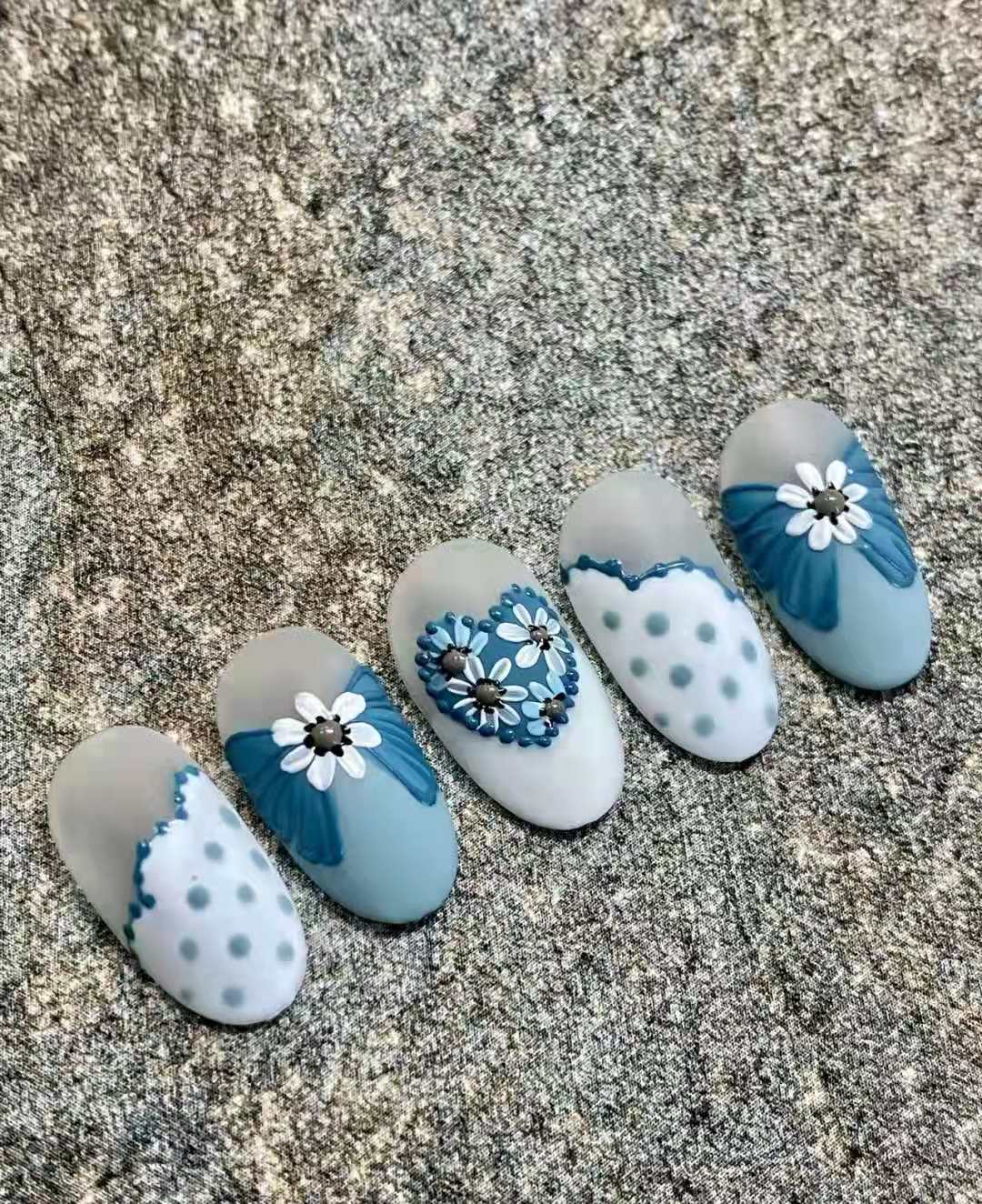 美甲师的课程学费一般是多少钱