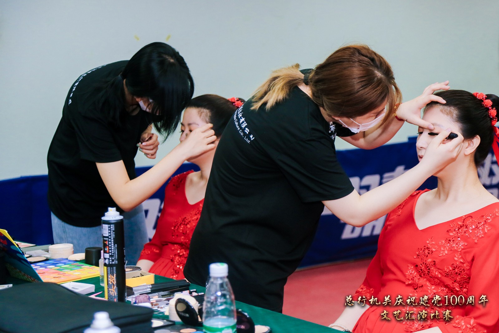 影视特效妆安全指南：避免皮肤过敏