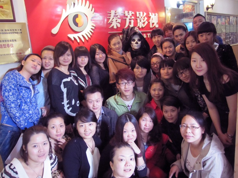 北京学影视化妆学出来大约多少钱