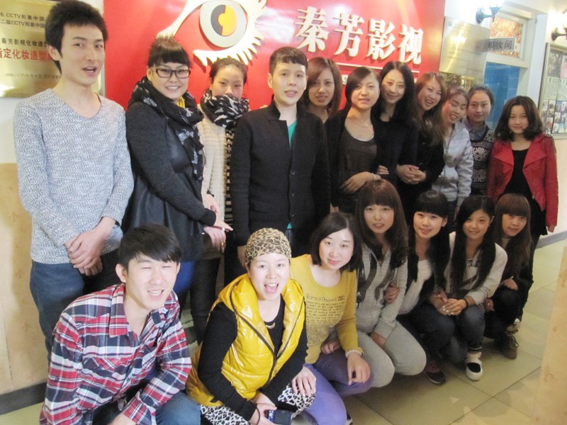 影视化妆的时间管理：赶场拍摄不慌乱