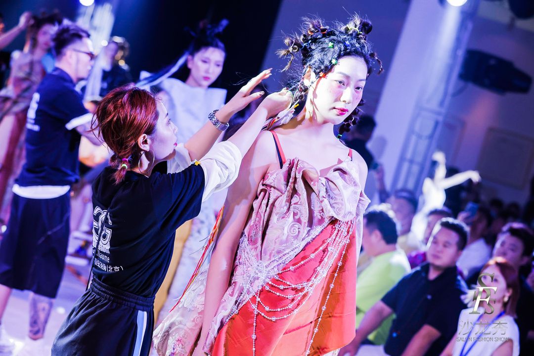 男的不能当化妆师 错 男性才是最好化妆师