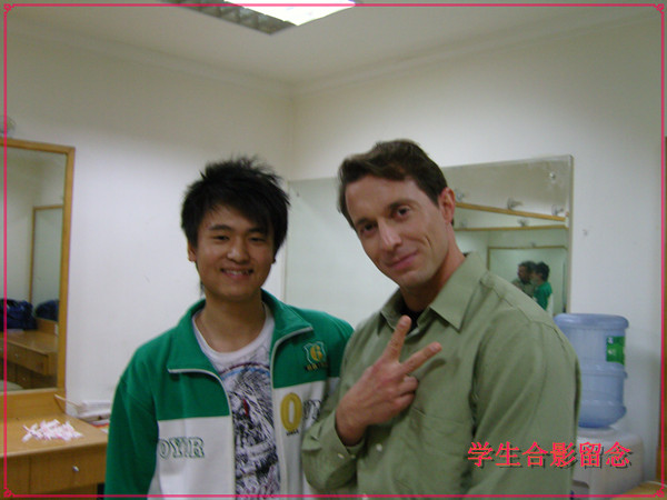 央视知名产持人亲临我校采访