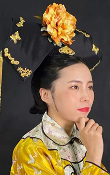 《大拉翅》 model：王瑶