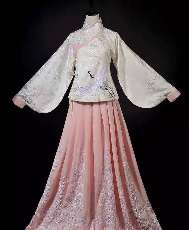 化妆人员进剧组需要学历么