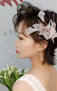 《饰品与晚妆》模特：广州秦芳学员