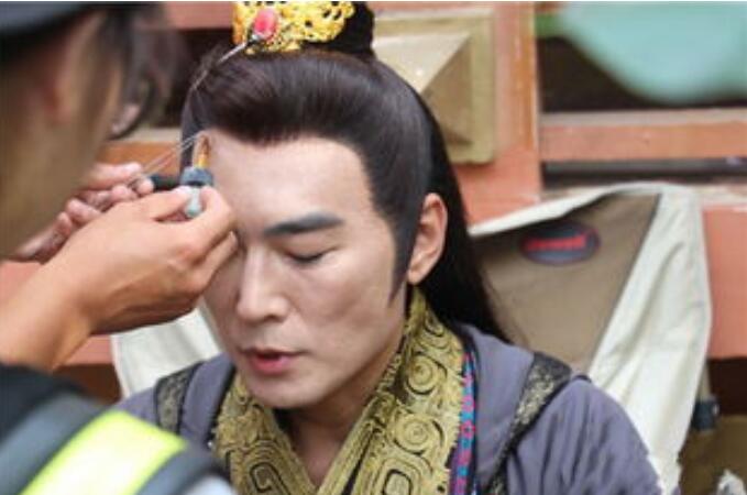 影视化妆师的发展前景