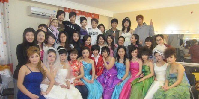 如果我学了影视化妆 是不是很容易就进剧组工作了