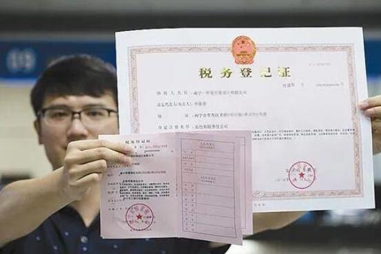 没证件你还想开美甲店 先办证件吧