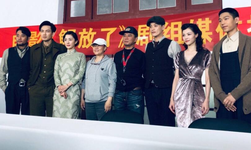 我化妆师刚毕业 一个月能赚多少钱