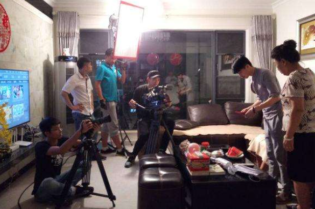 网友说从事化妆行业 最后都很惨 是真的吗