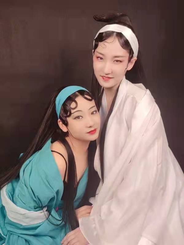 秦芳学习作品《青蛇》