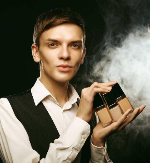 男的学影视化妆有什么前途