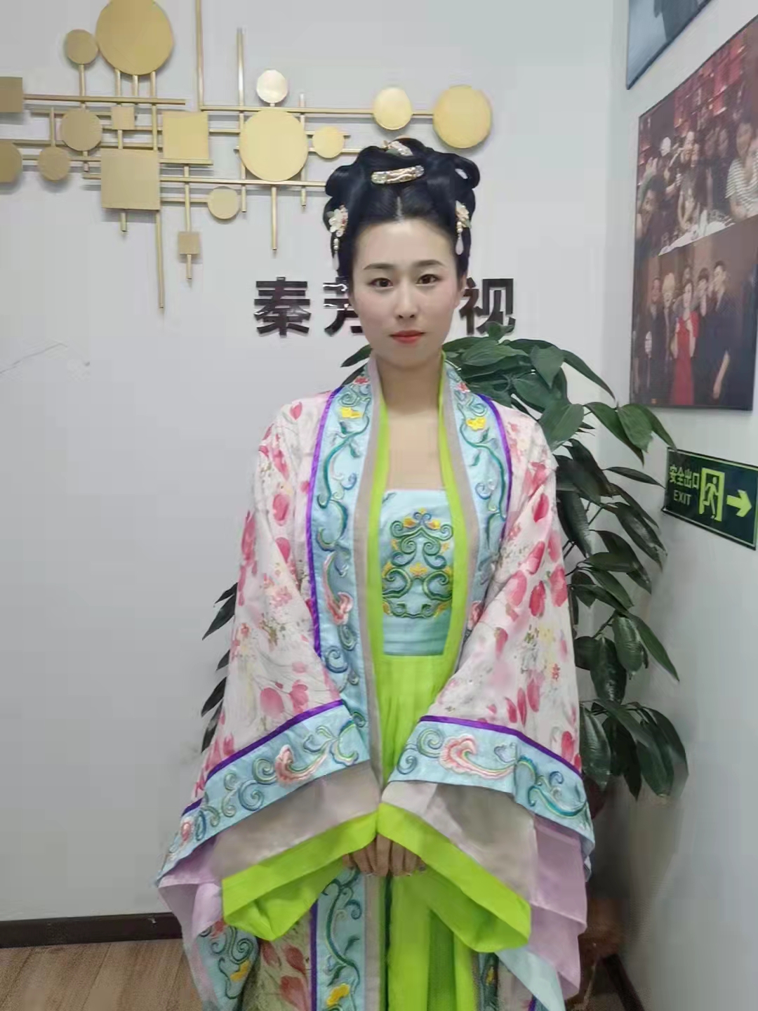 两款普通的影视装扮