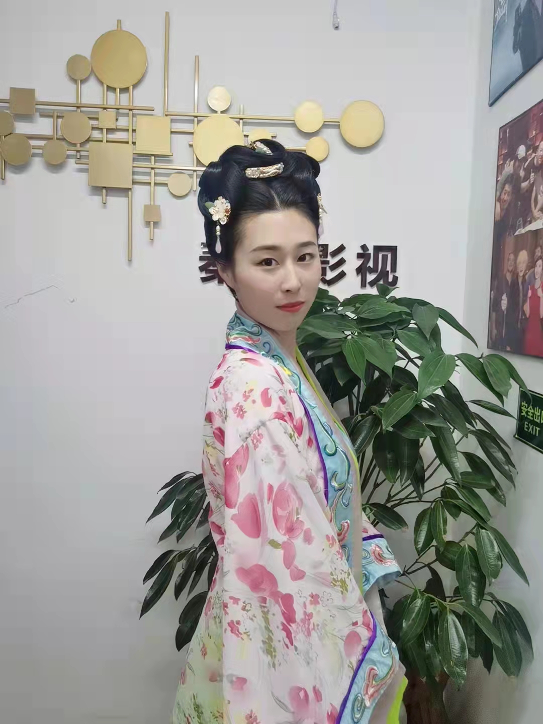 两款普通的影视装扮