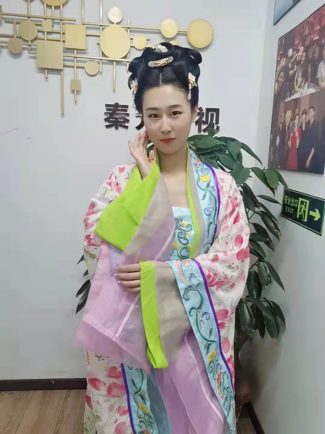 两款普通的影视装扮