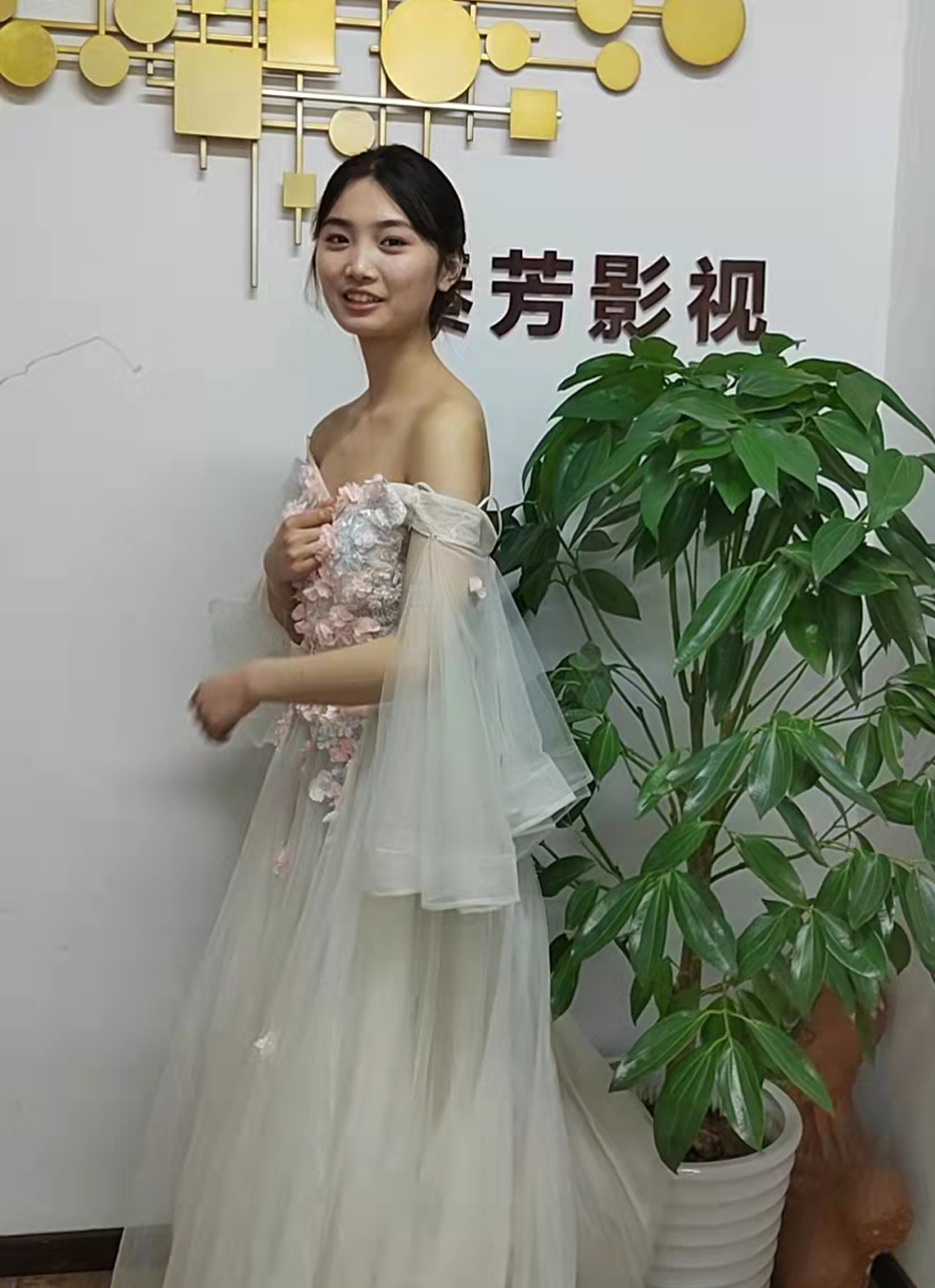 两款普通的影视装扮