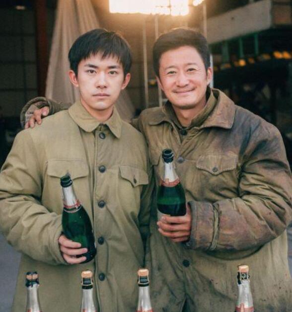 皮友们 你们觉的做化妆师好吗