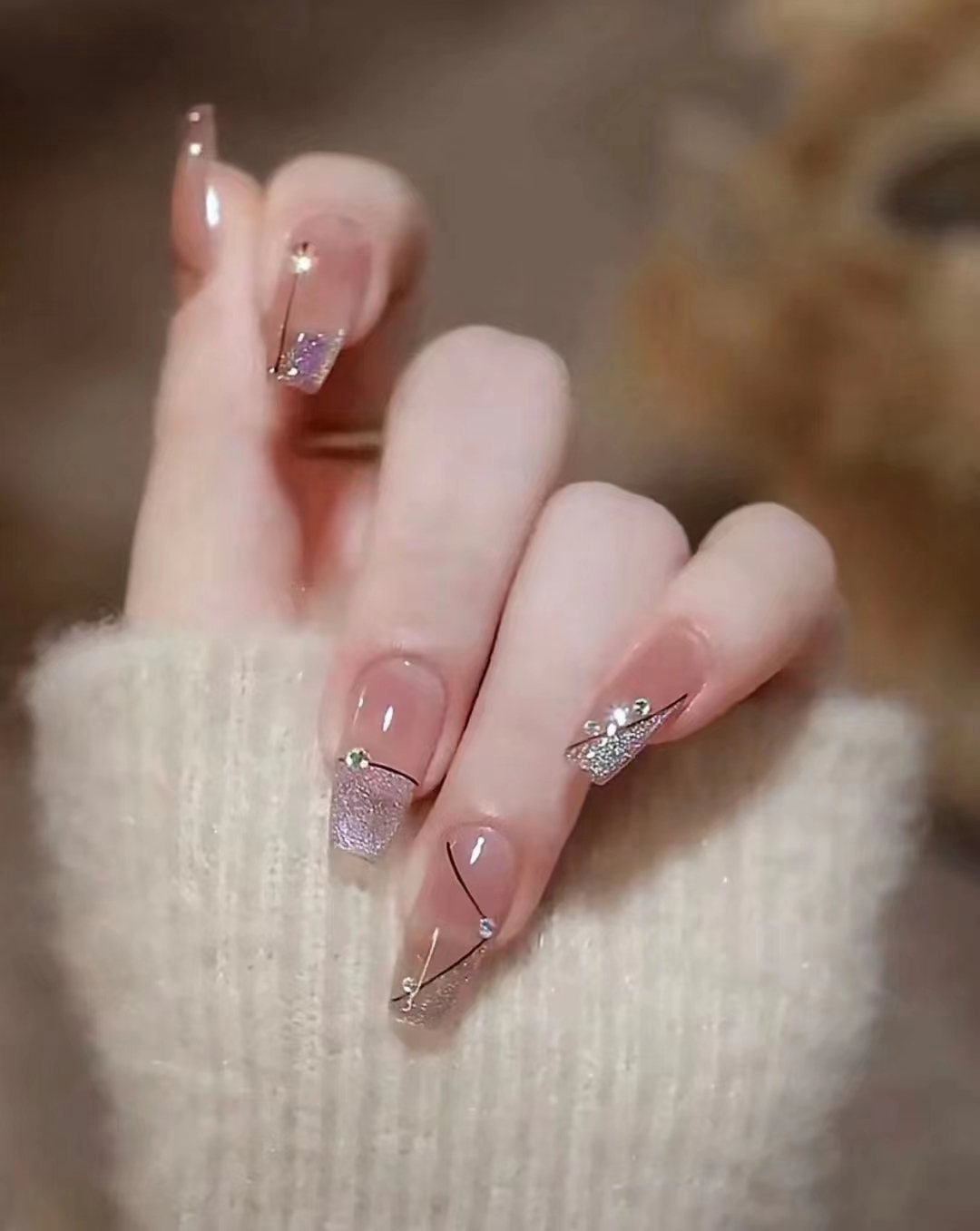 《延长靓片镶钻美甲》