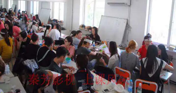 你是新手化妆师吗 我可以给你一些建议