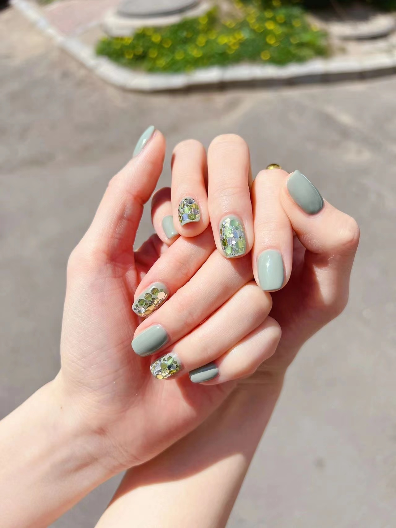 《个人简单美甲作品》