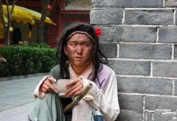 化妆师拍戏演化妆师 能挣多少