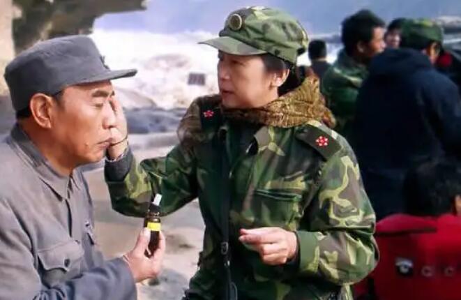 如何选择高性价比的影视化妆学校