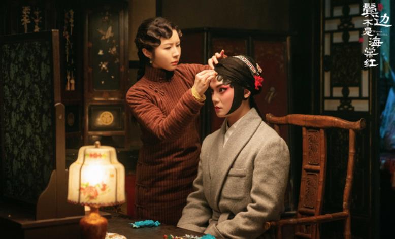 做专业的化妆师 要去学校学几年